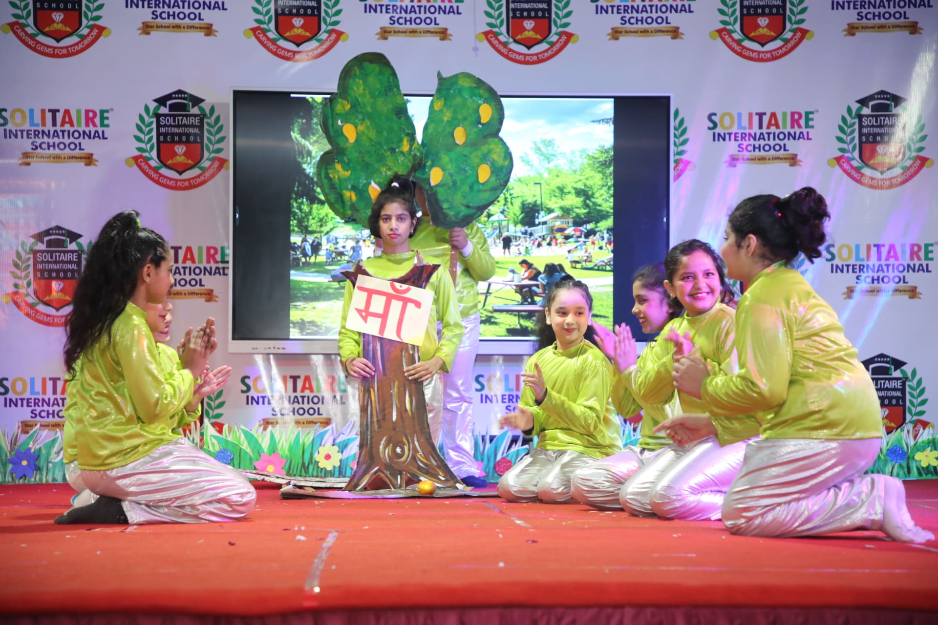 Solitaire International School