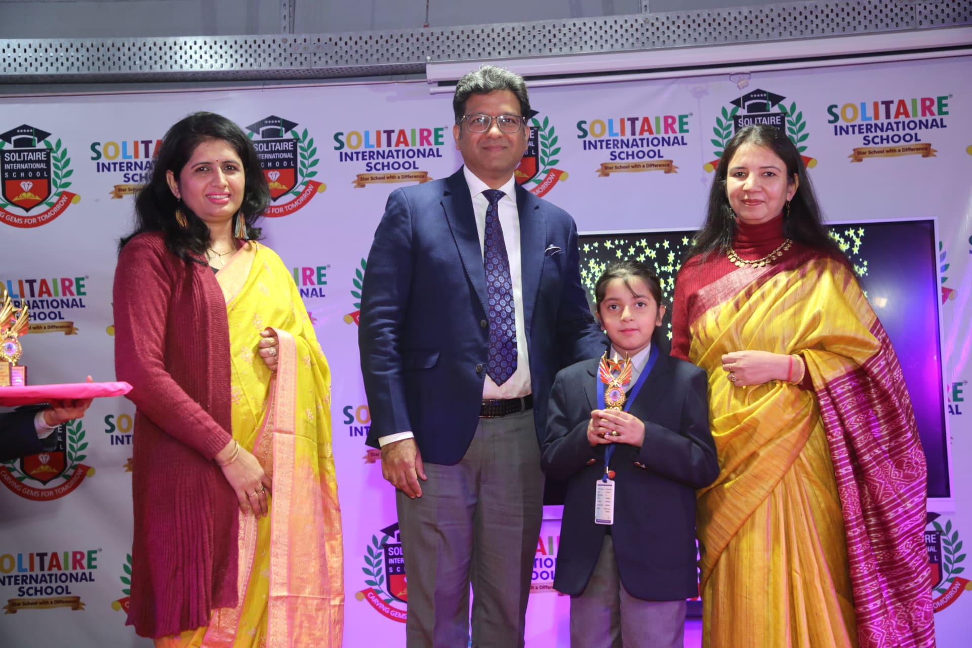 Solitaire International School