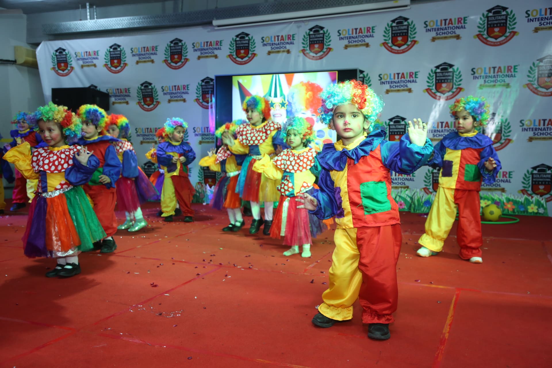 Solitaire International School