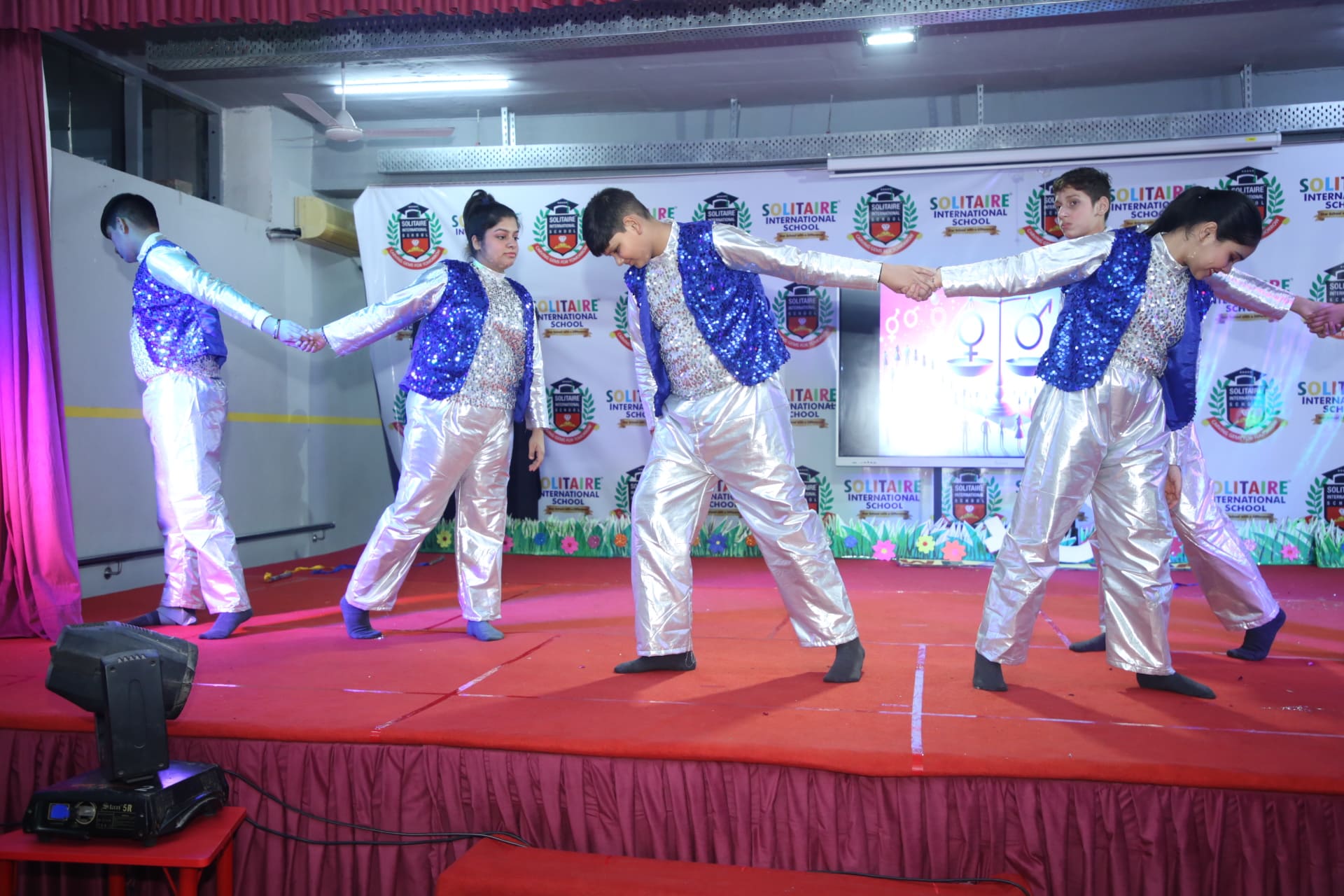 Solitaire International School
