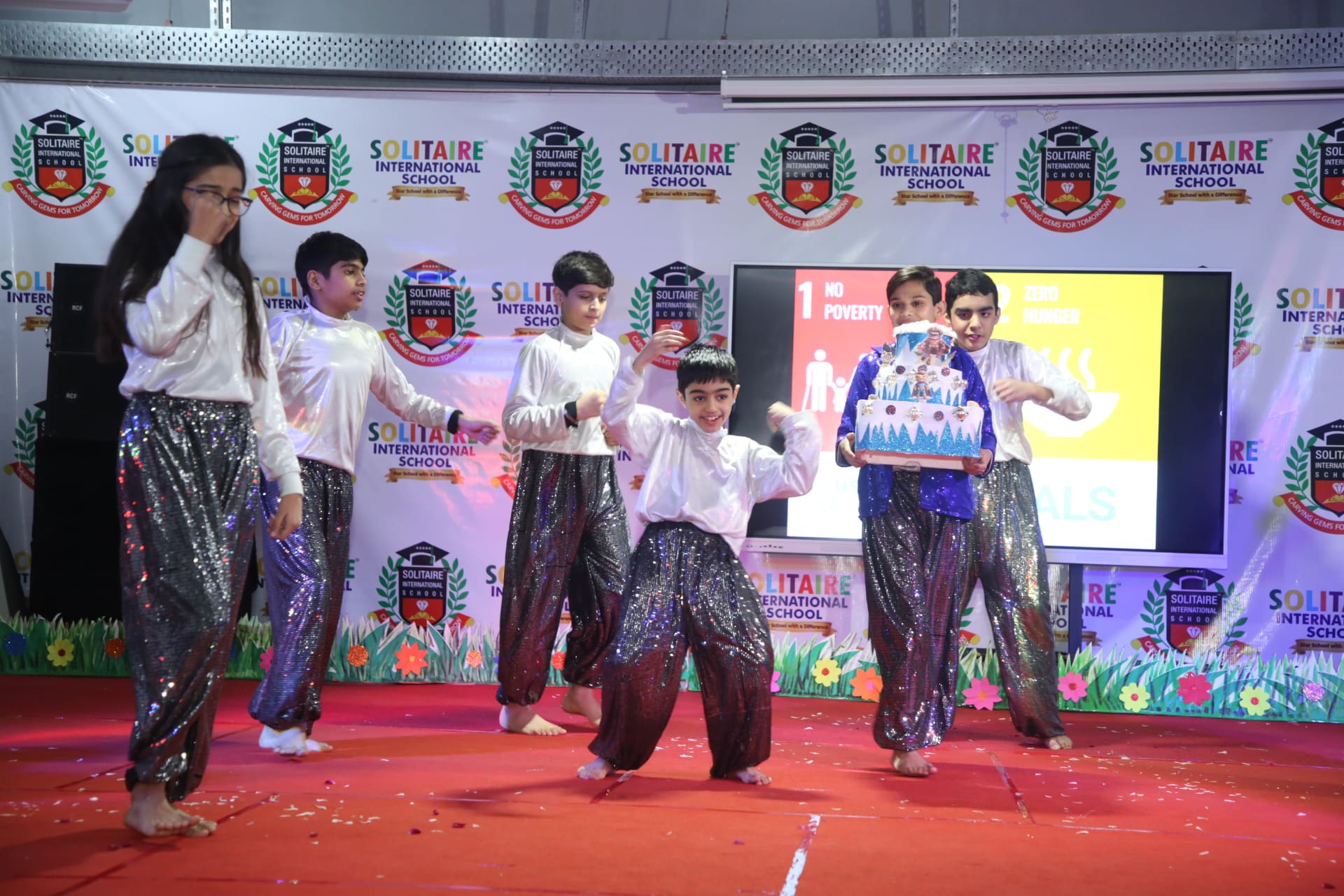 Solitaire International School