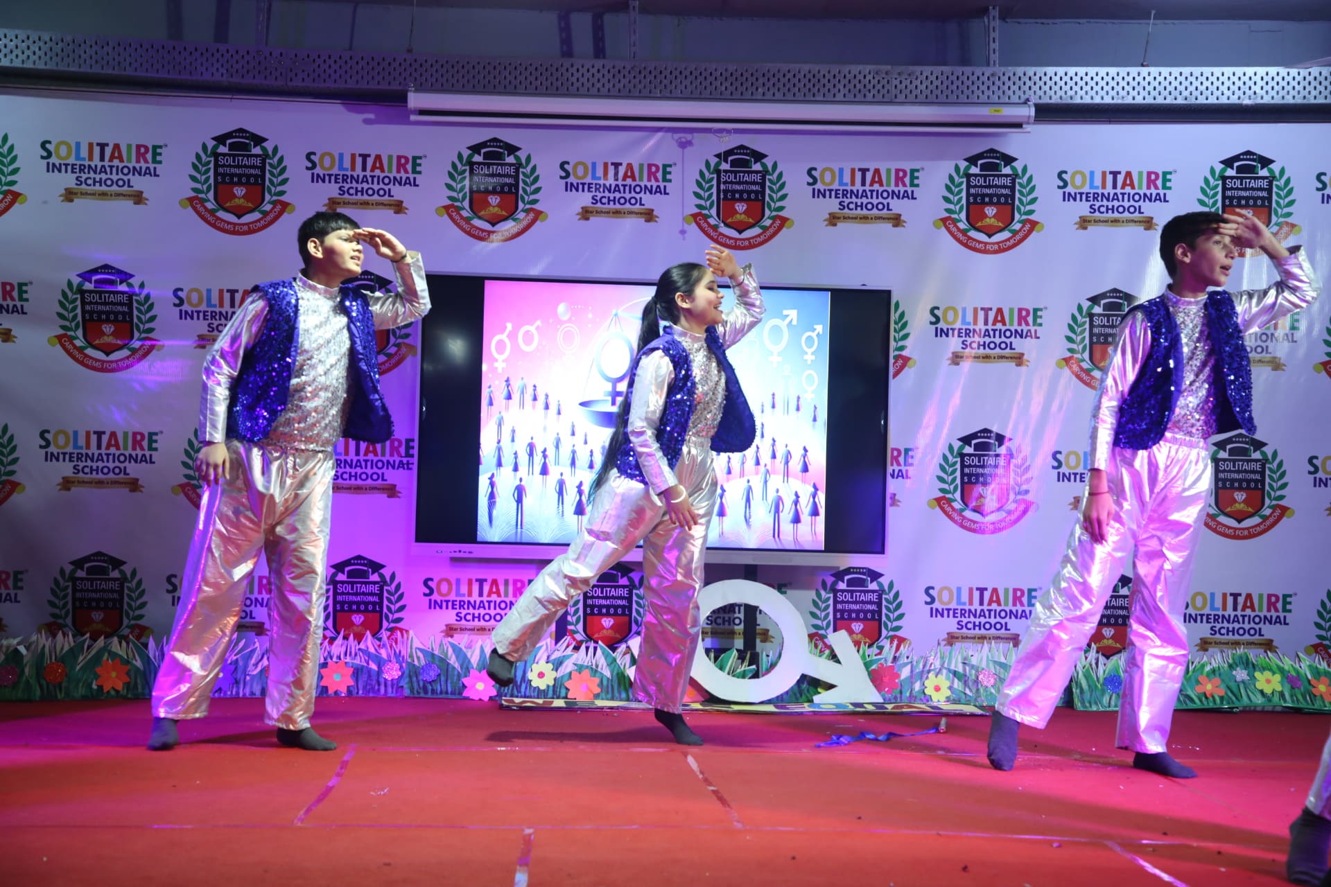 Solitaire International School