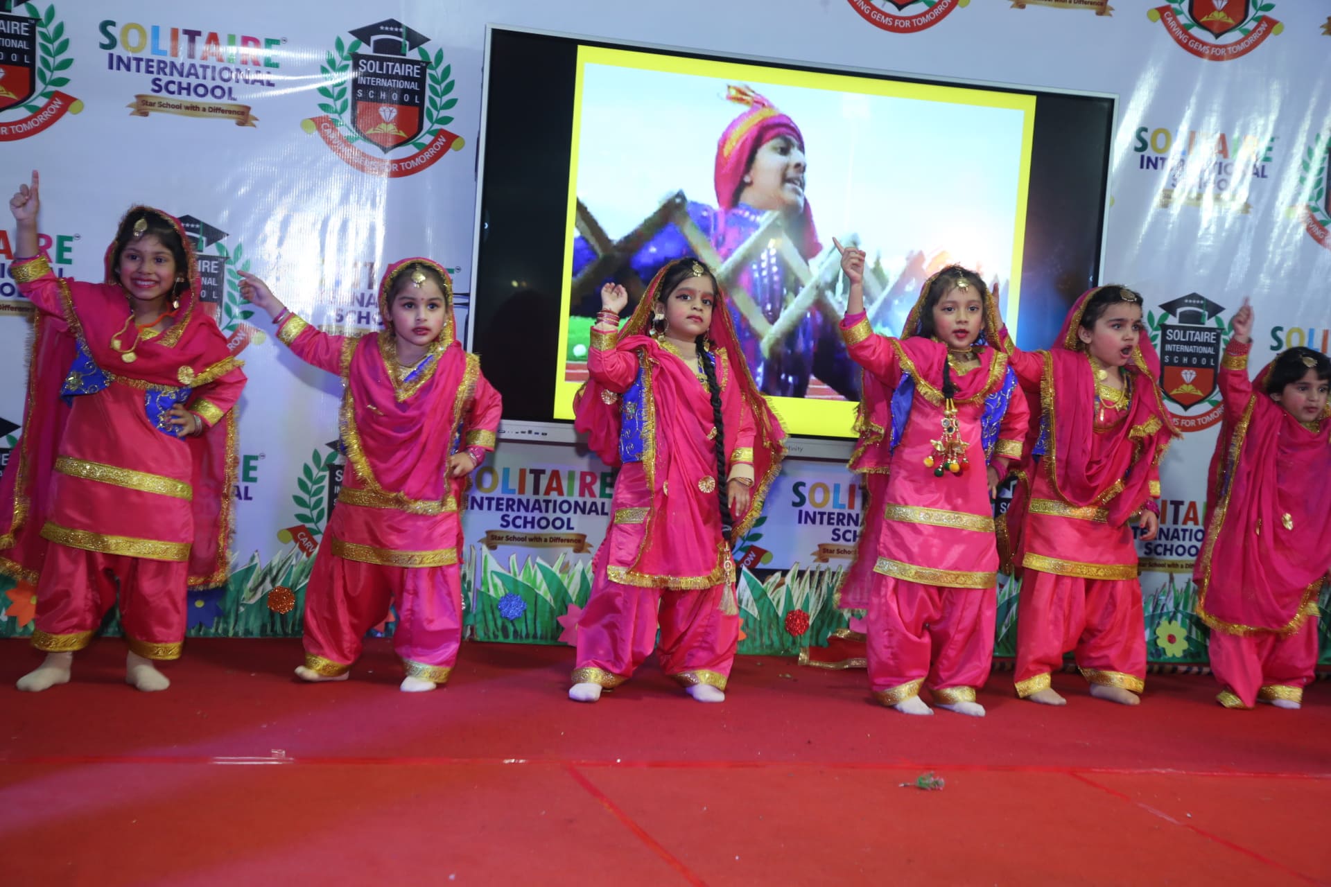Solitaire International School